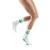 Damskie skarpety kompresyjne sportowe CEP Miami Vibes 80's krótkie białe z zielono-miętowymi paskami - limitowana edycja