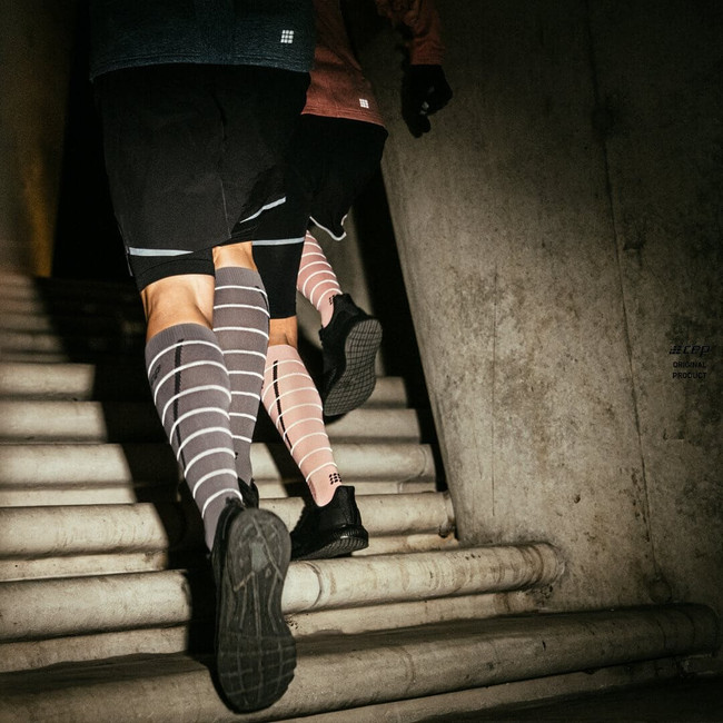 Damskie skarpety kompresyjne sportowe CEP Reflective wysokie różowe