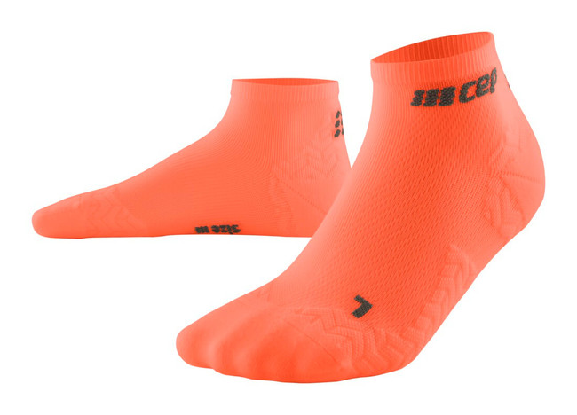 Damskie skarpety kompresyjne sportowe CEP Ultralight low-cut koralowe - nowa kolekcja