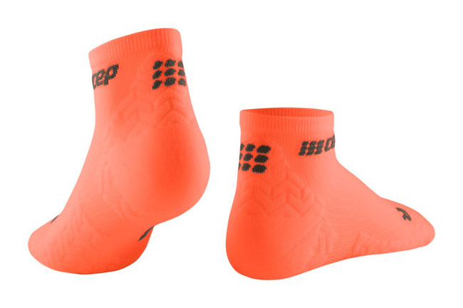 Damskie skarpety kompresyjne sportowe CEP Ultralight low-cut koralowe - nowa kolekcja
