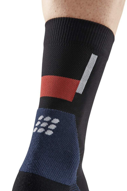 Damskie skarpety kompresyjne sportowe CEP The Run Limited krótkie czarne - kolekcja limitowana