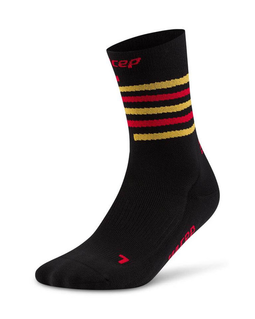 Męskie skarpety kompresyjne krótkie CEP The Spiral Run Limited 2024 czarne w żółto-czerwone paski