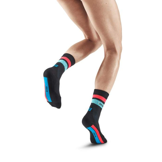 Damskie skarpety kompresyjne sportowe CEP Miami Vibes 80's krótkie czarne z różowo-niebieskimi paskami - limitowana edycja