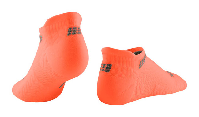 Damskie skarpety kompresyjne sportowe CEP Ultralight no show stopki koralowe - nowa kolekcja