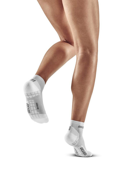 Damskie skarpety kompresyjne sportowe CEP Ultralight low-cut jasnoszare
